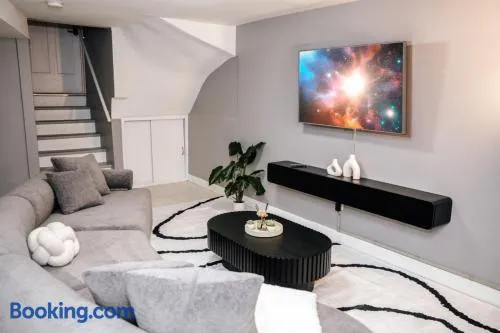 2BR Traveler's Favorite • Modern and Clean - Image 1