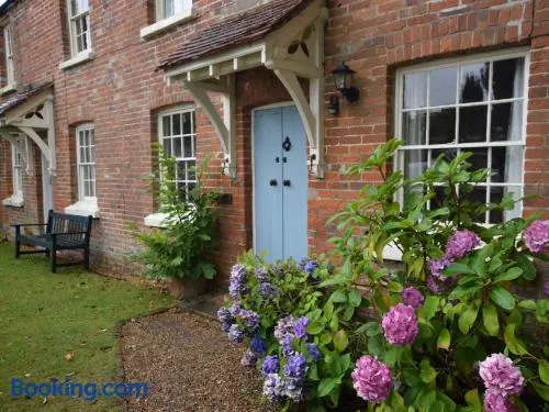 4 bed in Lyndhurst 57407 - Image 1