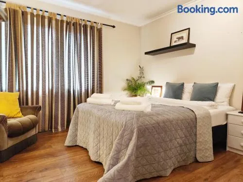 Women Only - Guestroom in centre of Førde town - Image 1