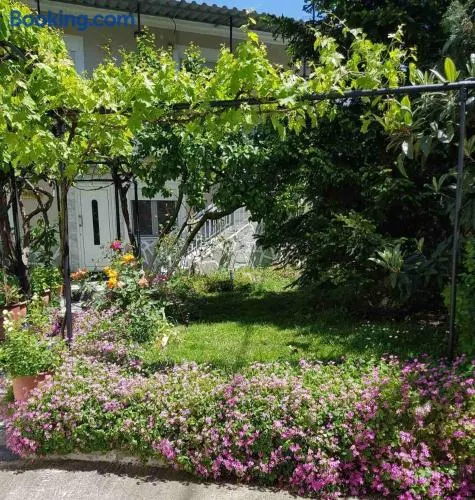 Hariskof garden house - Image 1