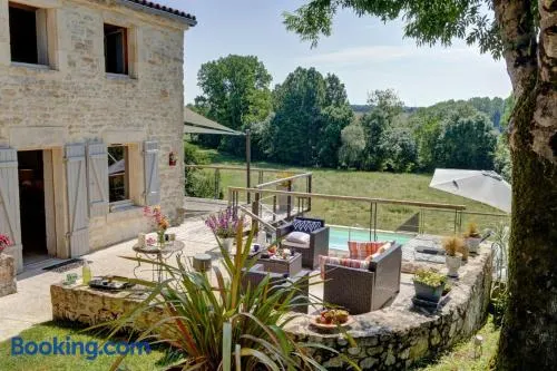 Le Petit Paradis - Image 1
