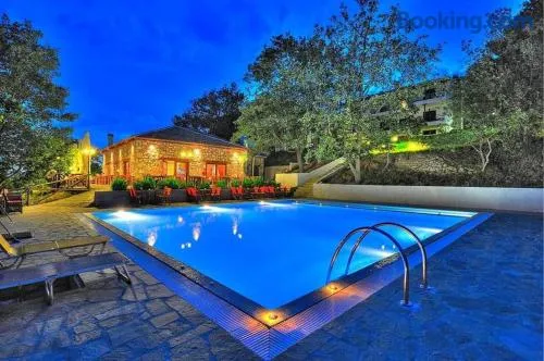 TSIGOURA VERDE RESORT - Image 1