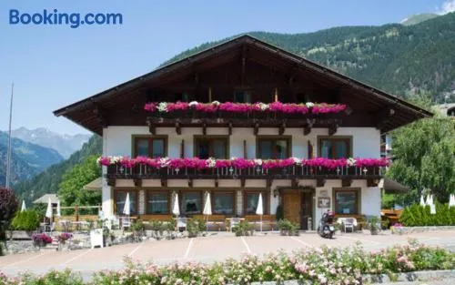 Gasthof Pension Tannenhof - Image 1