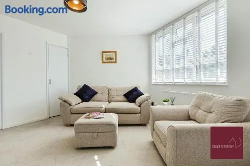 Teddington One Bedroom Flat Parking - Image 1