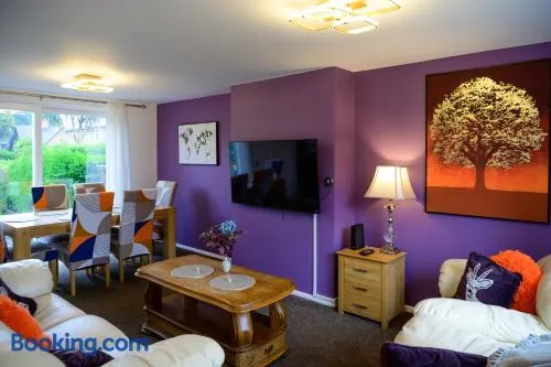 Strelley house 4 , Perfect for business trip & Families holiday or working proffesionals-5 min from M1 J25 , 500MB Wi-Fi , Netflix , Fully equiped kitchen , Asda supermarket 5 min walk , Free Secure parking with CCTV ,available monthly deals - Image 1