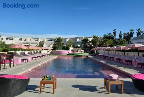 Appartement de vacances avec terrasse et piscine - Image 1