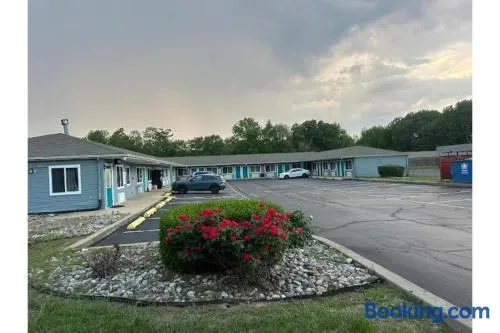 Relax Inn Dover Near Speedway - Image 1