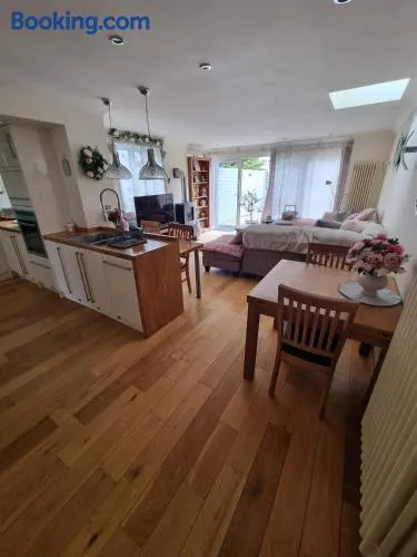 Moss Retreat Semi rural house with balcony and beautiful views Nr to Nantwich - Image 1