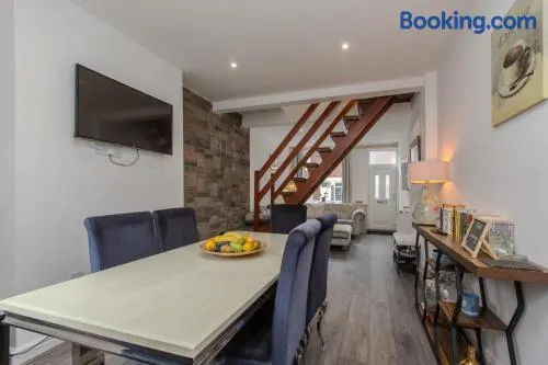 High End Central Location 2 Bedroom - Image 1