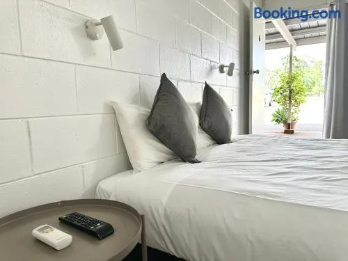 Sawmill Hotel Motel - Image 1