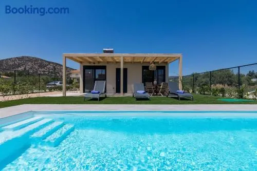 Elegant House with Private Pool - Image 1