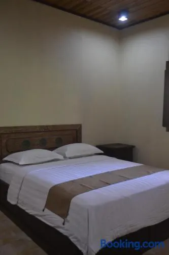 hotel batukaras kalaras - Image 1
