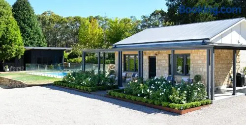 Adelaide Hills luxe-cottage with spectacular vineyard views - Image 1