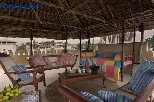Samaki House - Image 1