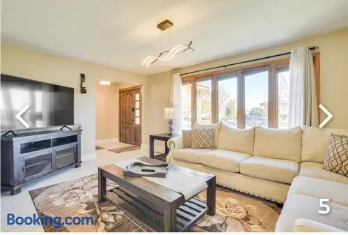 Beautiful home in Orland hills! - Image 1