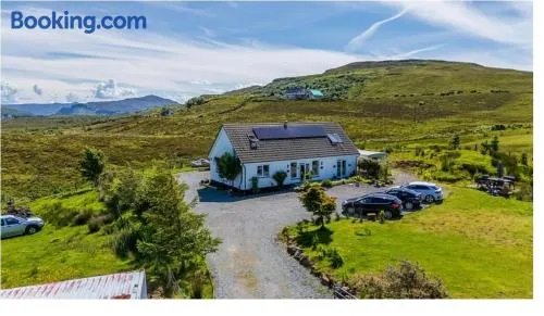 Burnside Cottage & Caravan Woodend - Image 1