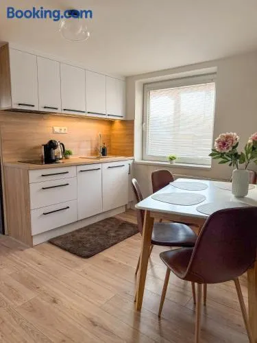 Nadštandardný apartmán s terasou a parkovaním - Image 1