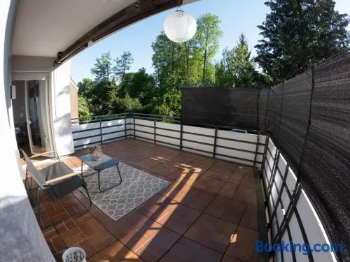 Moderne Zimmer in zentraler Lage bei Stay Time - Image 1