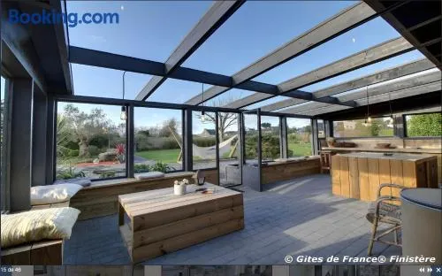 Grande casa accogliente e familiare con griglia, giardino e idromassaggio | Vista sul giardino | Ideale per lavorare da remoto - Image 1