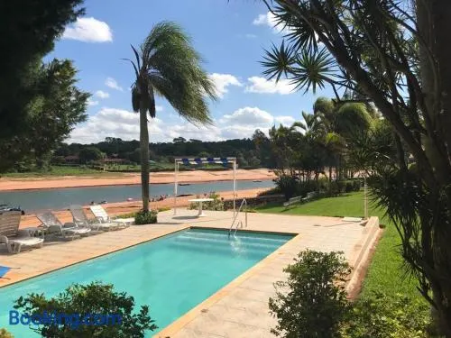 Casa de campo inteira de frente pra Represa Avaré - Image 1