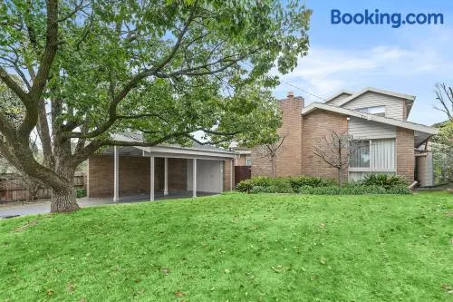 Direct access to Park 4 Bedroom Nice House - Image 1