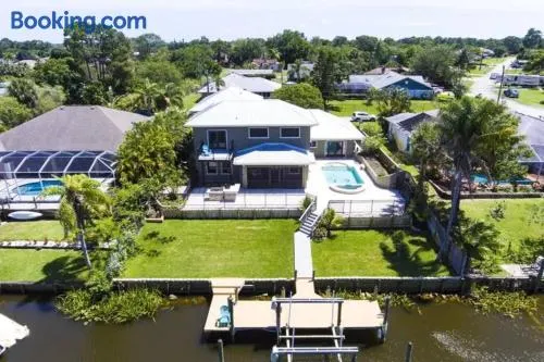 Riverfront Luxury Pool & Hot Tub fishing paradise near beaches Mets Stadium - Image 1