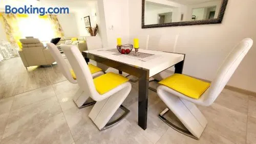 Carpe Diem Lakeside Apartments - Image 1