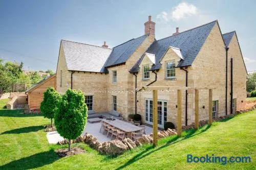 Willowbrook House- Luxurious Countryside retreat set in an idyllic & desirable location, close to Soho Farmhouse, Chipping Norton and lots of Cotswold attractions - Families and Dogs welcome - Image 1