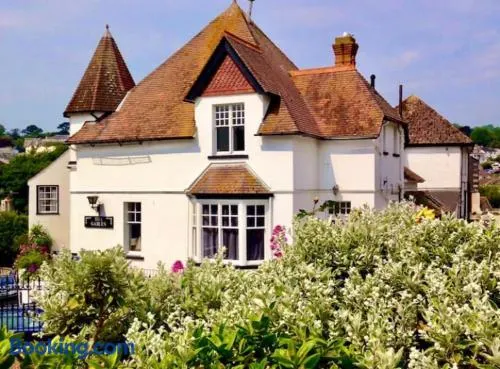 Flat 4 The Gables Lyme Regis with free parking - Image 1