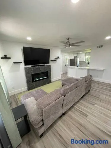Cozy House Downtown Houston! - Image 1