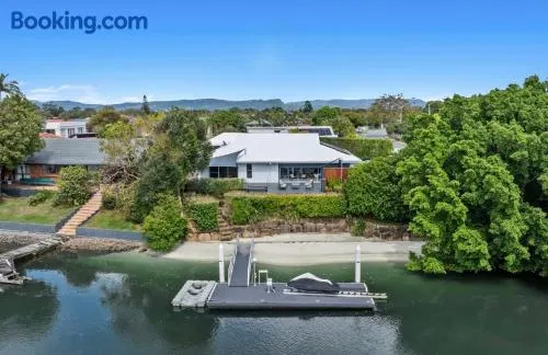 The Waterfront Retreat - Sleeps 16 - Image 1