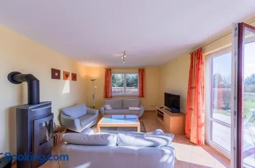 Storchenruh- Familienfreundliches Ferienhaus mit Terrasse & direkter Golfplatzlage - Image 1