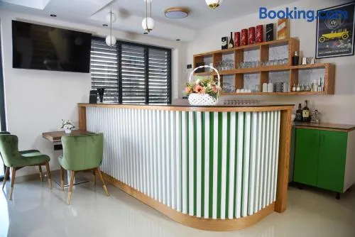 Merak Rooms & Caffe Bar - Image 1