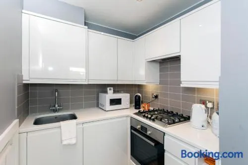 ItalianFlat - Elsham - Image 1