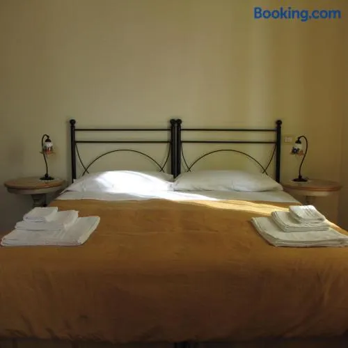 B&B Agon - Image 1