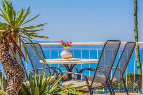 Blu Breeze Apartments - Image 1