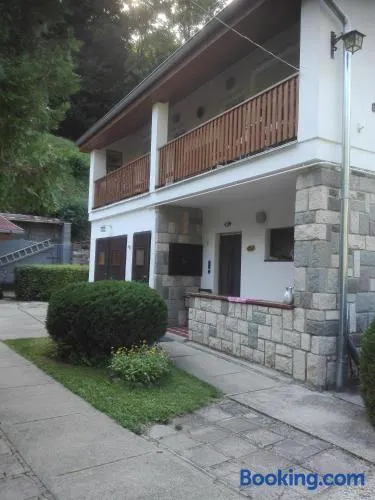 Pereszlényi Vendégház - Image 1