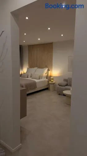 Modernes 1-Zimmer-Apartment in zentraler Lage - Image 1