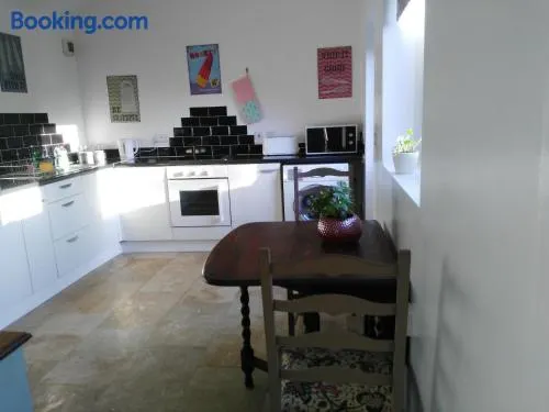 Garden Cottage - Image 1