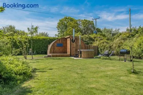1 Bed in Sandown oc-h31917 - Image 1