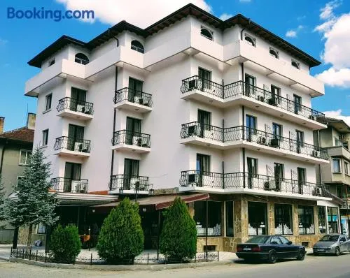 Хотел Хилез Hotel Hilez - Image 1