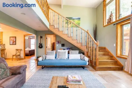 SOCO, Big 5BR, SwimSpa-seats 10, Sauna, 7 Beds - Image 1