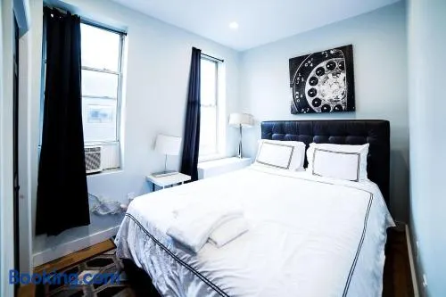 NEWLY RENOVATED HEART OF LOWER EAST SIDE 2BR 1BA, 5 MIN WALK TO SOHO, 1 BLOCK TO WHOLE FOODS, WASHER DRYER! - Image 1