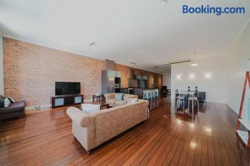 Townsville Central Apartment @ Flinders Street - Image 1