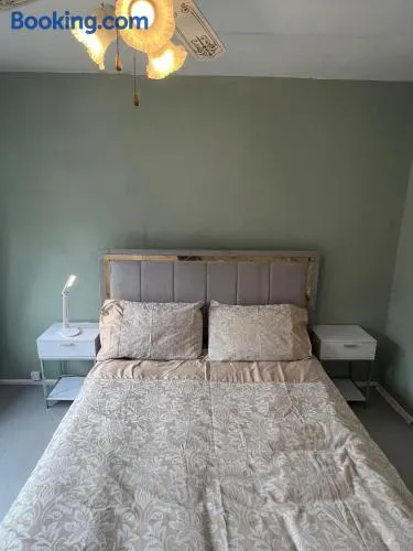 Spacious King En Suite - Image 1