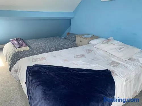 Top of Family Occupied House Double Room with Free Parking in York - Image 1