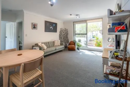 Clovelly Bargain, Perfect for Families - Image 1