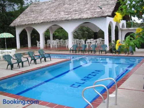 Centro Recreacional Villa Clarita - Image 1