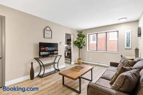Morganford Unit 8 1BR Apartment Tower Grove South - Image 1