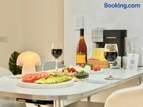 3 Minute Walk from Subway Station Near Seoul Station Myeongdong Namsan Hongdae Gyeongbokgung Palace Yongsan Itaewon Free Parking - Image 1
